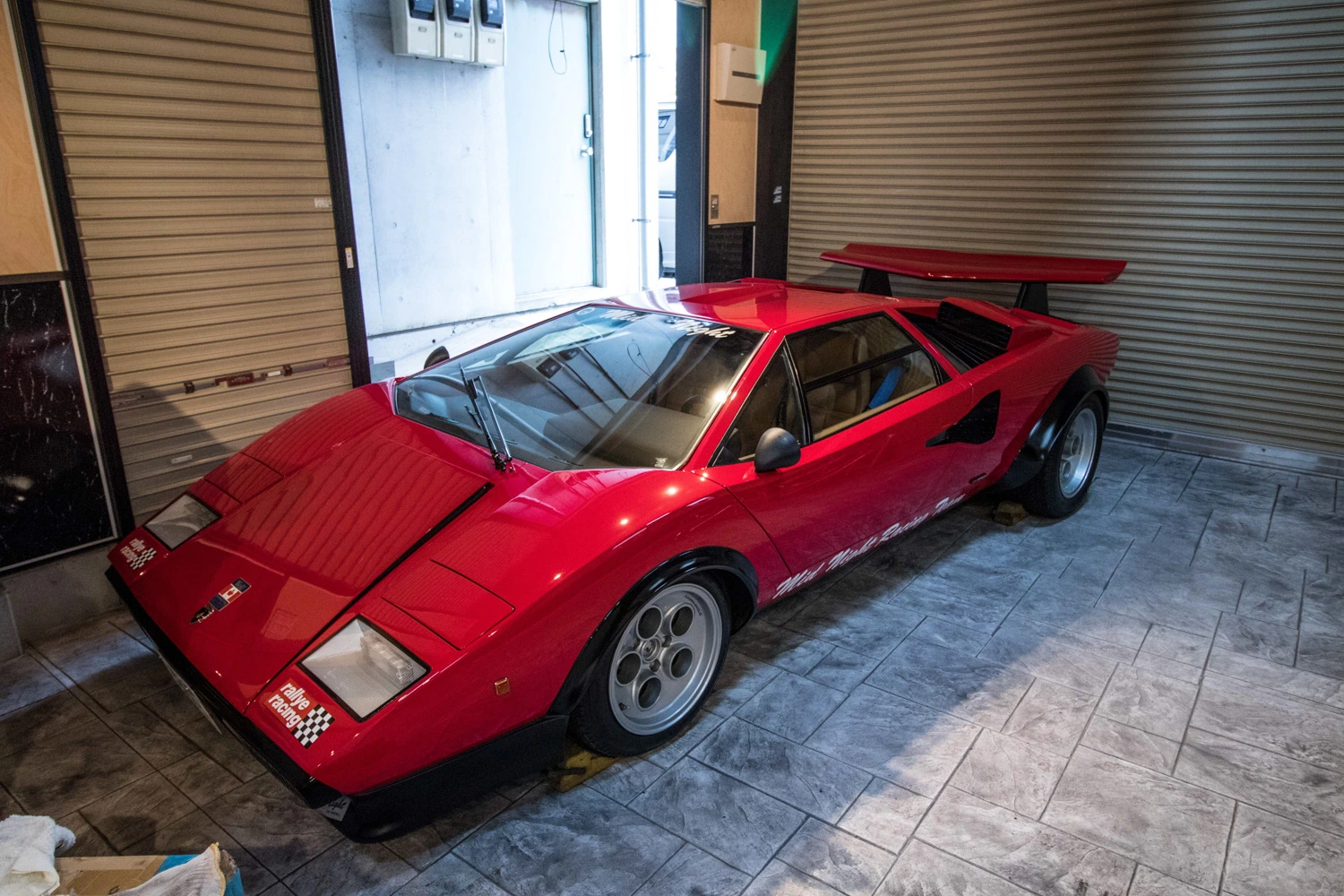 countach